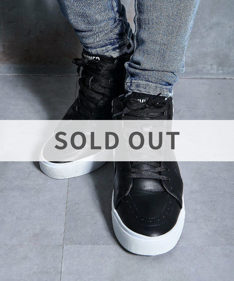 ハイカットロゴスニーカー