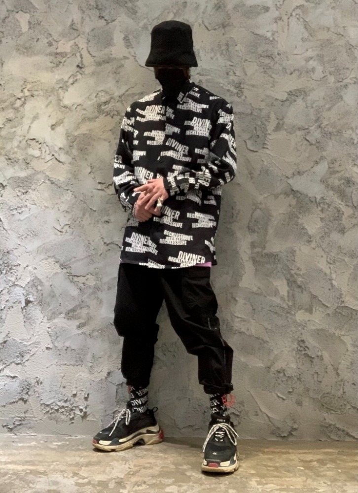 総柄でオトナの中に「遊び」を