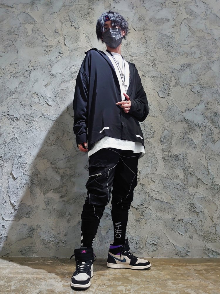 スニーカー合わせできれいめストリート