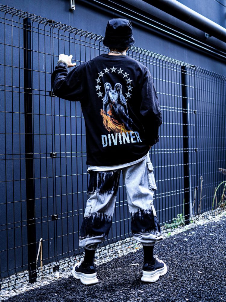 モノトーンで都会的なコーディネートに