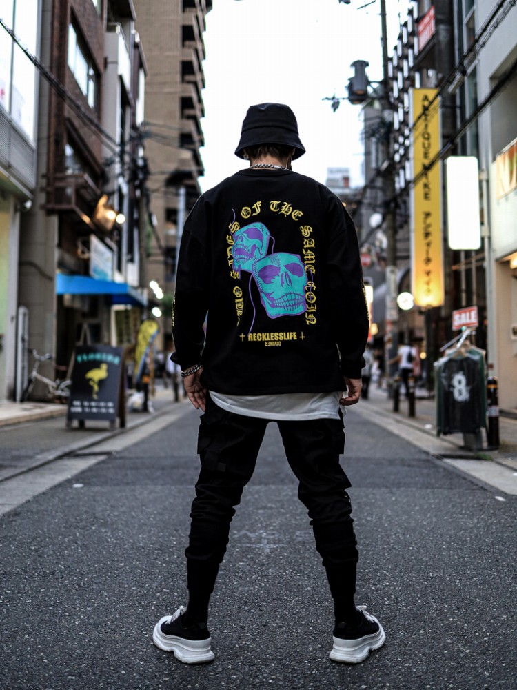 ヤンチャなデザインでも大人っぽく