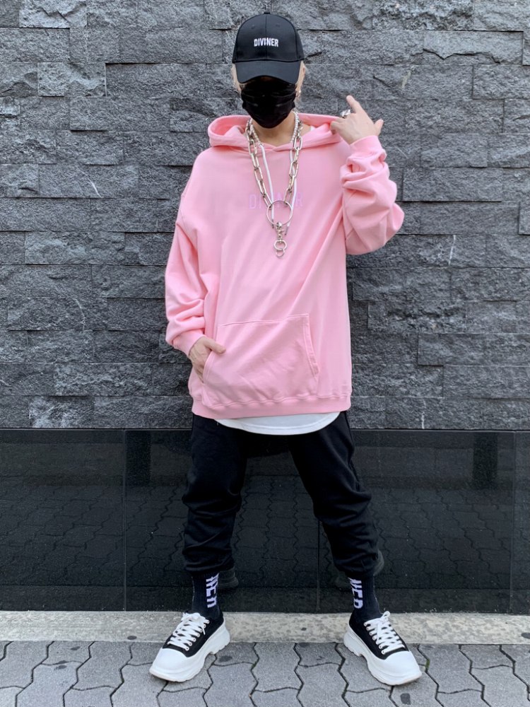 黒スウェットパンツは着回しが利く