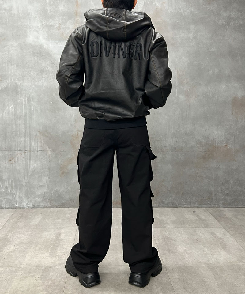 レザージャケット×ワイドカーゴで作る重厚感ストリートコーデ