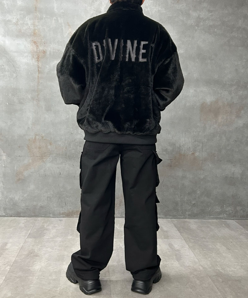 背中で語る！ファーブルゾン×極太カーゴで作るリッチ＆ルーズなストリートスタイル