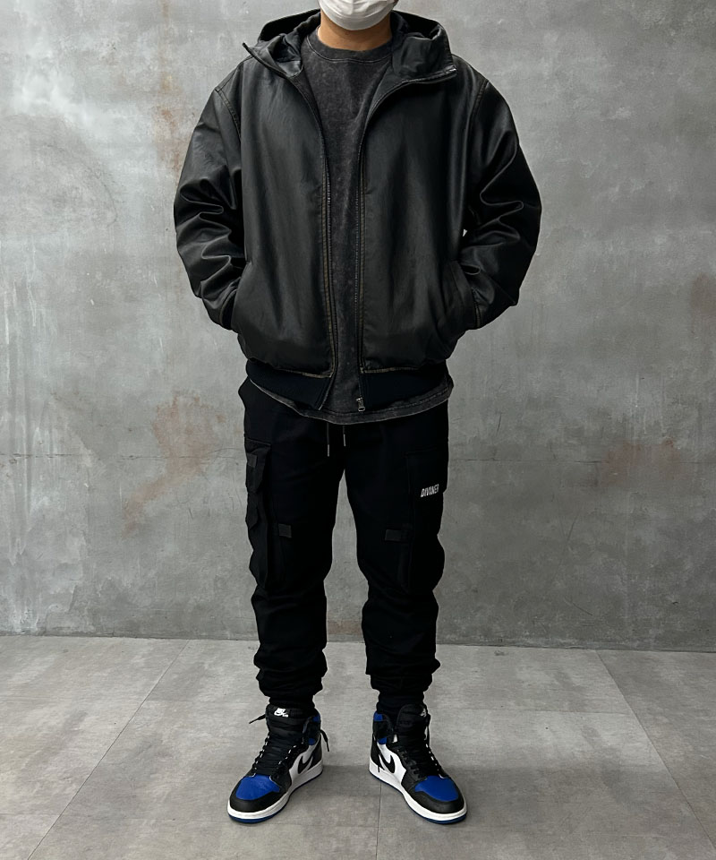 ダークウェアで体型カバー！黒ジョガーで作る重厚感コーデ