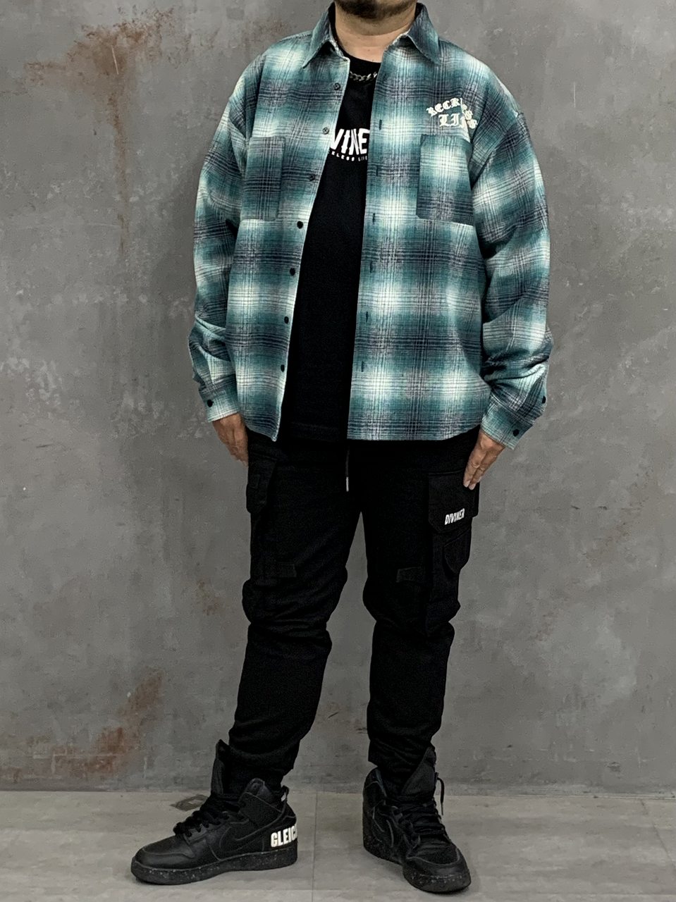 ネルシャツでウェストサイドスタイルに