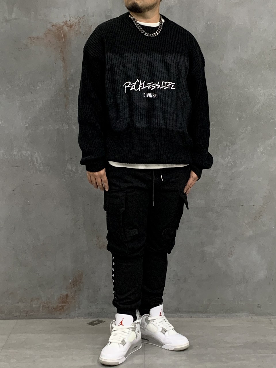 ニットでカジュアルストリートスタイルに