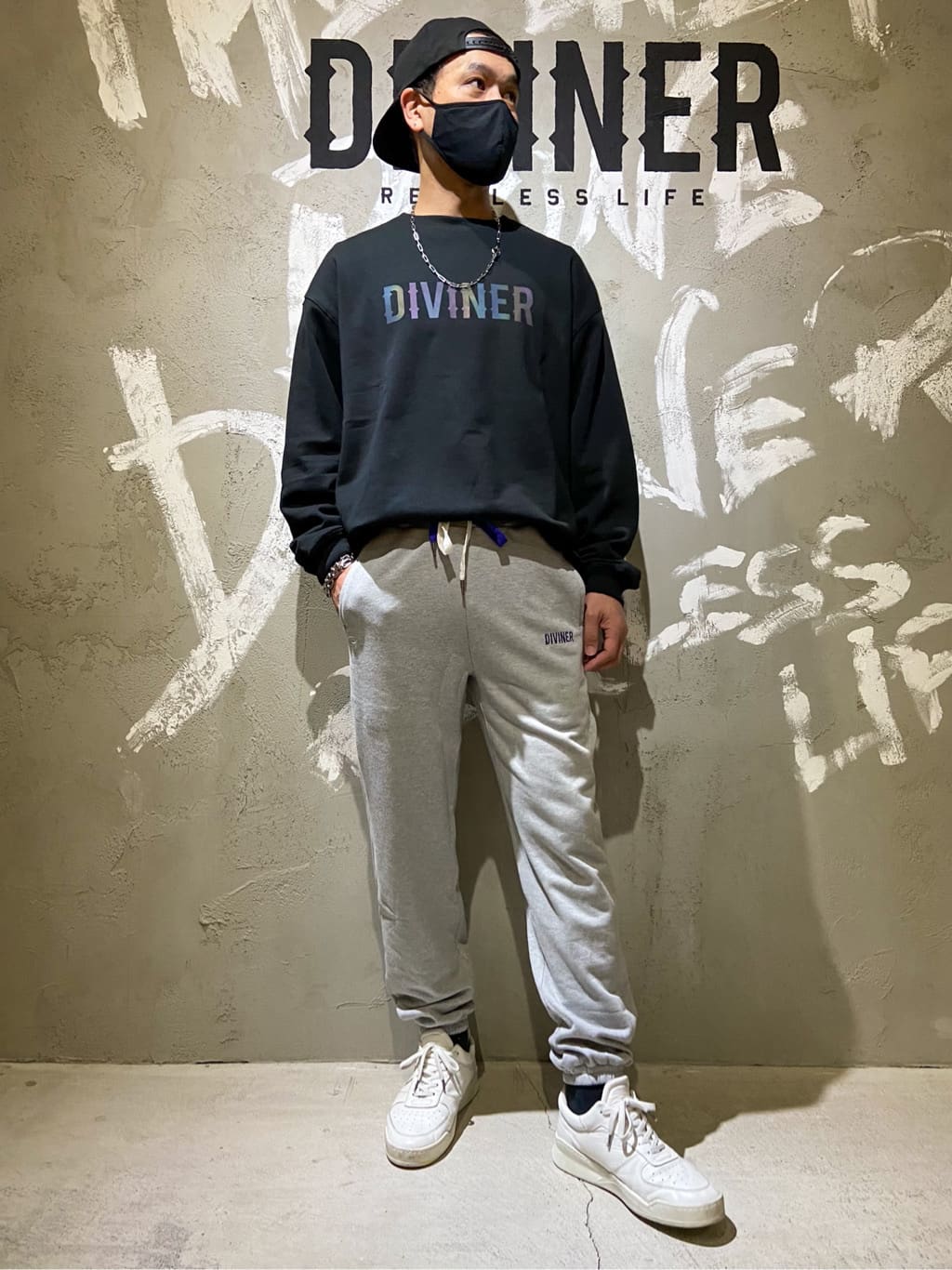 決めすぎないリラックスした雰囲気でまとめる