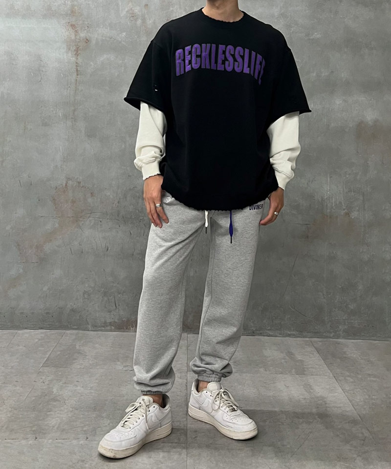 1-13.重ね着風ロンTでこなれ感を演出