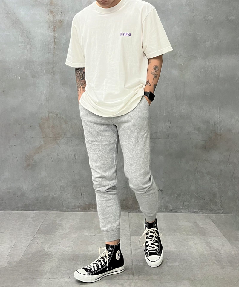 1-1.シンプルに魅せる白T合わせ