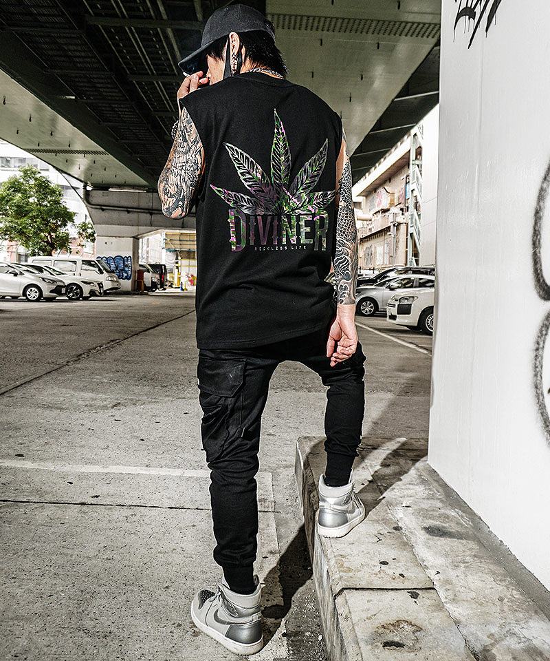 オールブラックの中に遊びを