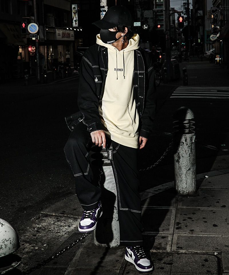 モノトーンでつくる最新ストリートファッションコーデ