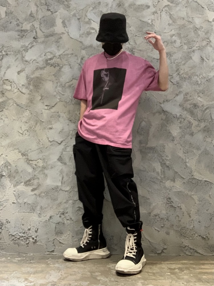 迷った時はグラフィックTコーデ