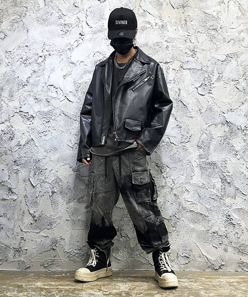 グレー×ブラックのダークトーンコーデ