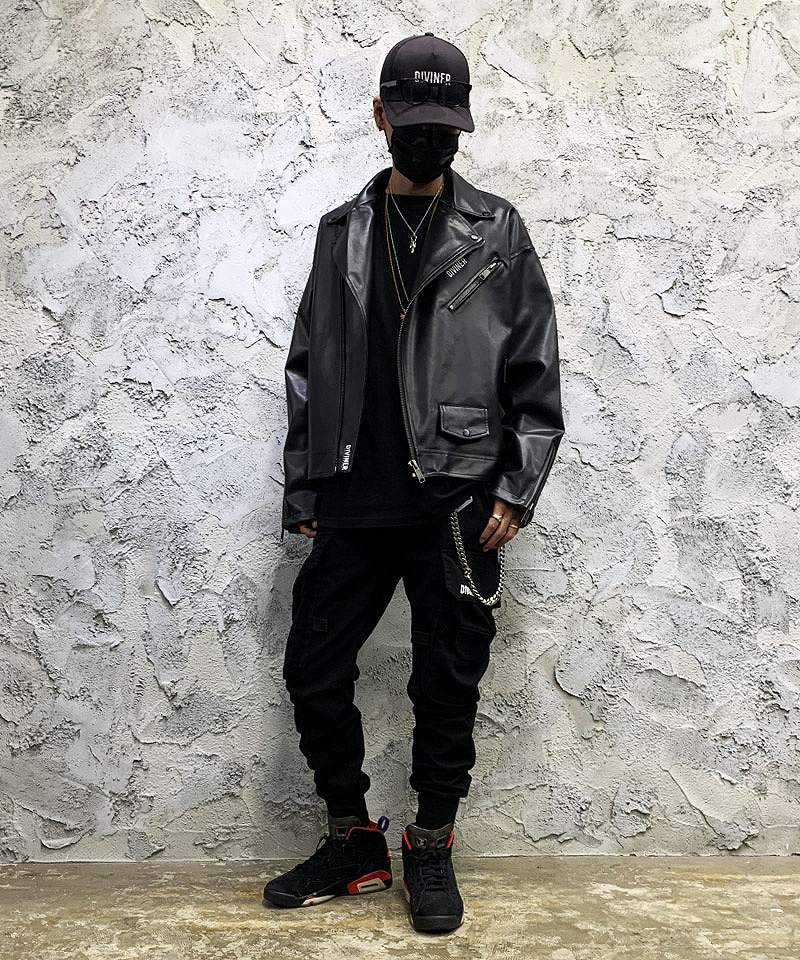 無地ブラックで魅せるシンプルストリートコーデ