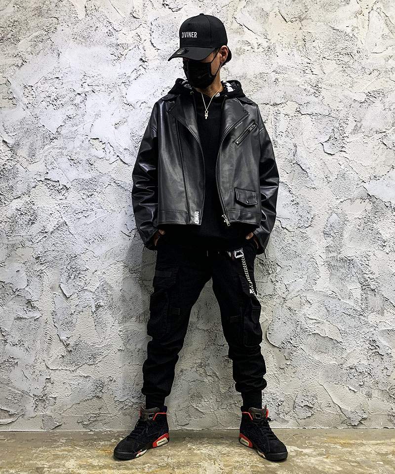 柄フーディで魅せるストリート系着こなし