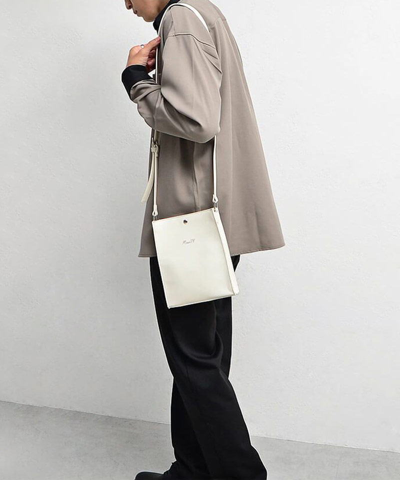 ベージュ×ホワイトでナチュラルな印象に