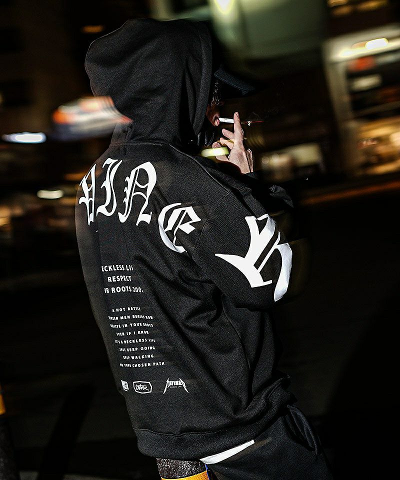BlackLetter】Straddled Logo Hoodie(ブラック/ホワイト)