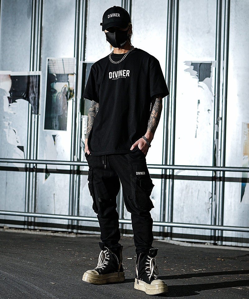 王道HIPHOPコーデ！ロゴT×ジョガーカーゴで魅せる最旬の着こなし