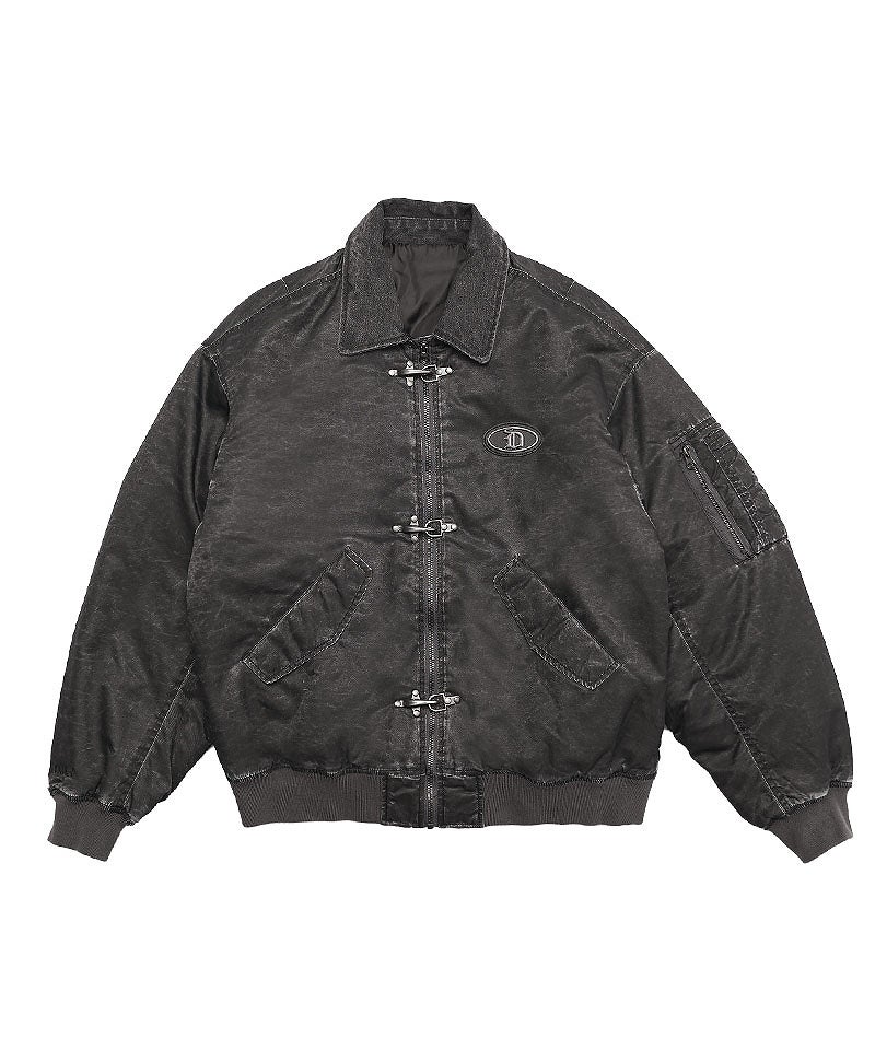 Dirty Fireman Jacket。ファイヤーマンフックとヴィンテージ加工が目を引くアウターの正面平置き画像。